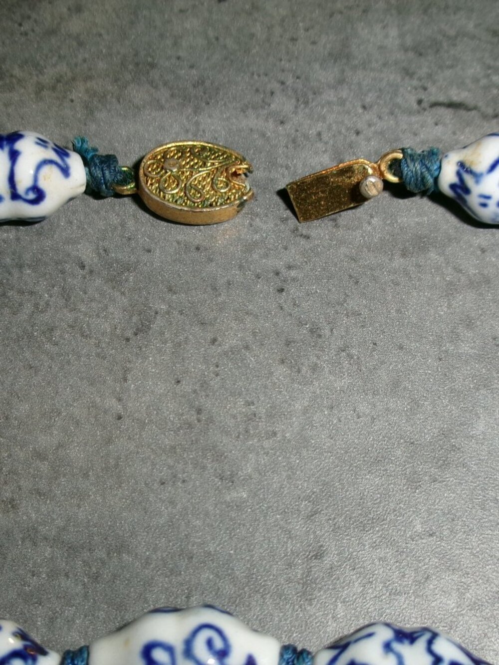 Vintage Chinese Blue & White Painted Porcelain Bead Hand-Knotted 24" Necklace - Picture 3 of 5